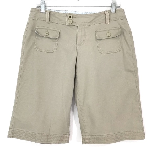 Arizona Jean Company Khaki Bermuda Shorts Size 9 Juniors Button Flap Pockets - Picture 1 of 9